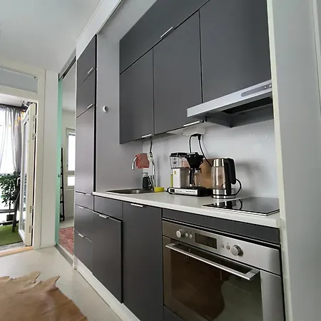 Cozy Next To The Airport *